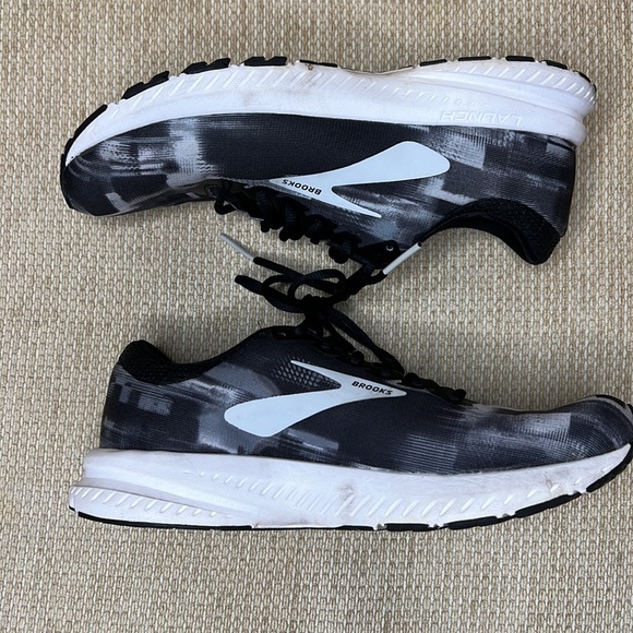 WOMENS BROOKS LAUNCH 6 RUNNING SHOES SIZE 7 - Picture 2 of 8